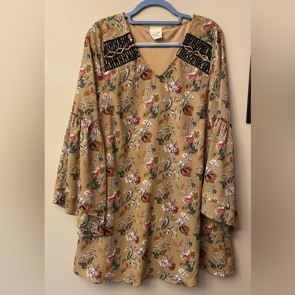 Artistic Works by Lu Floral Beige Women's Dress with Black Accents